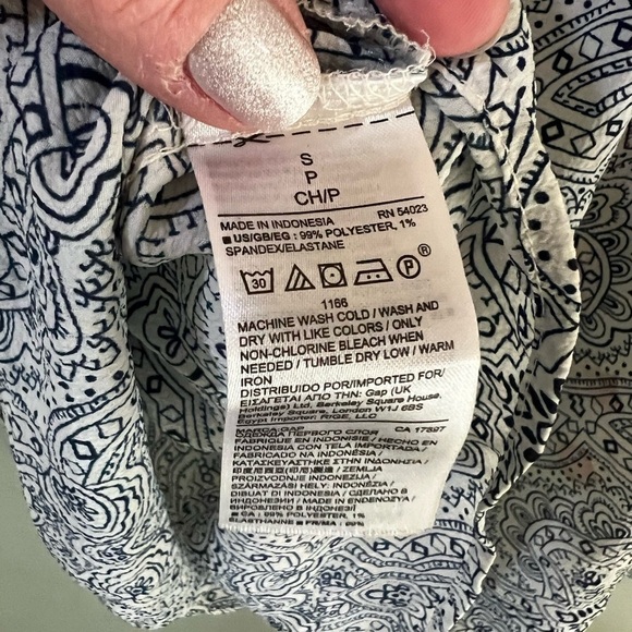 GAP flutter sleeve blouse size small - Picture 7 of 7